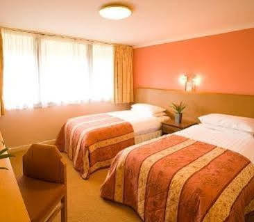 Hermitage Park Hotel Coalville Dış mekan fotoğraf